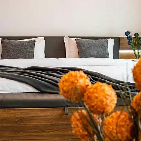 Apartment Chic In The Business Area