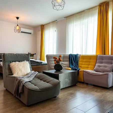 Chic In The Business Area Apartment Bucharest